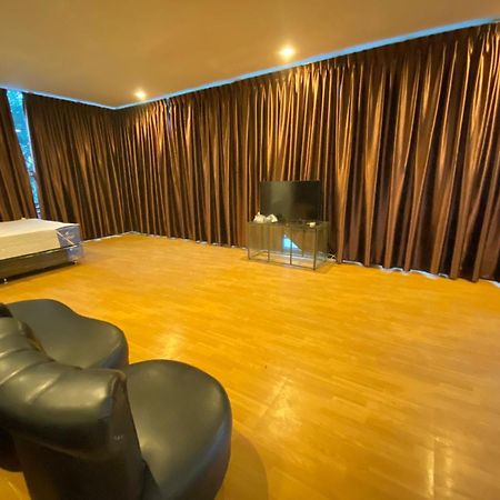 De'Tonga Hotel Medan Buitenkant foto